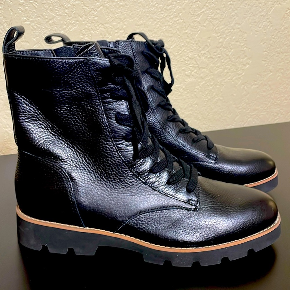 VIONIC LANI LACE-UP BOOT
